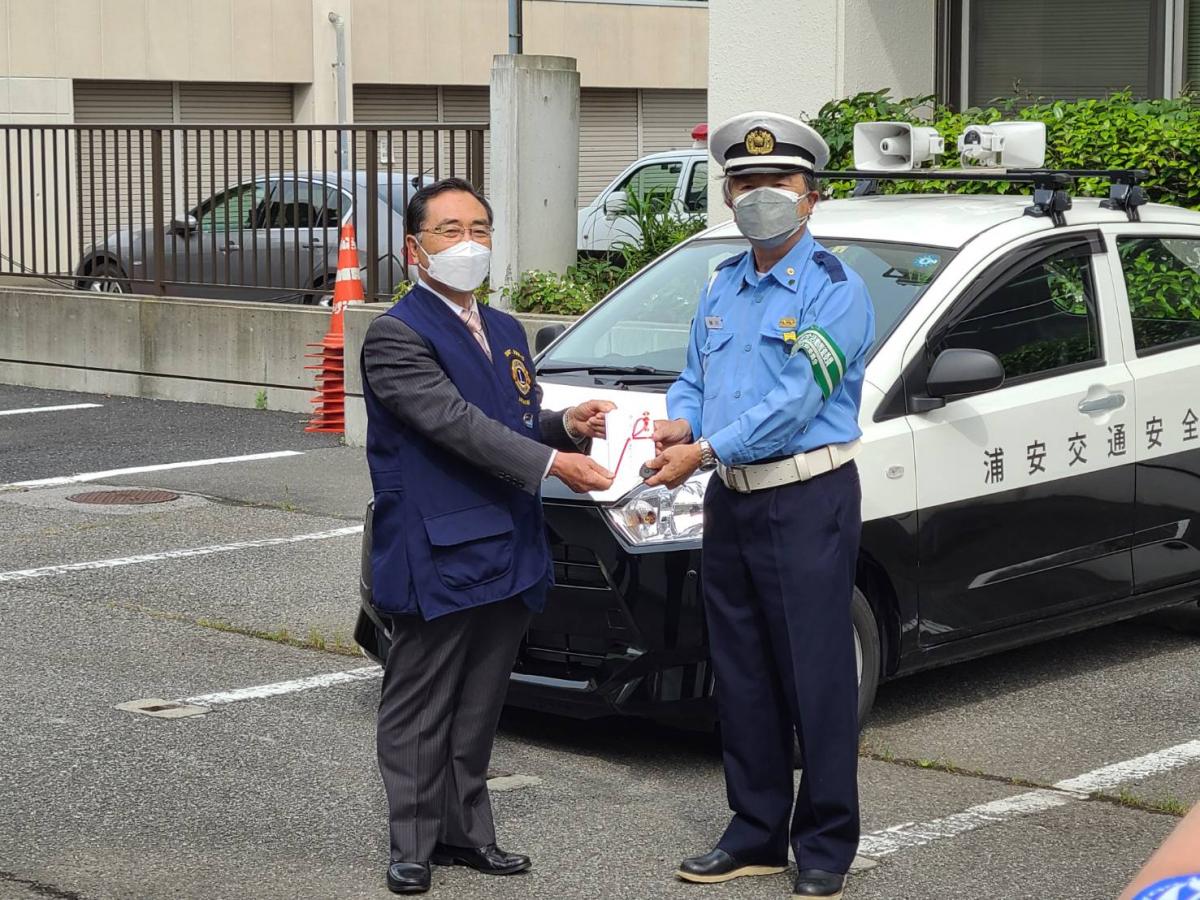 浦安交通安全協会パトロールカー贈呈式